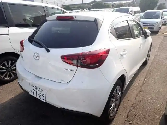 MAZDA 2 15C Thumbnail 4