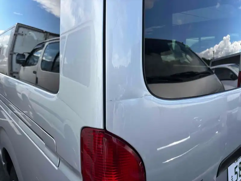 TOYOTA HIACE VAN DX Thumbnail 14