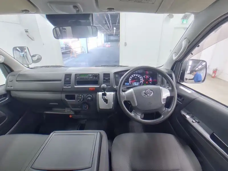 TOYOTA HIACE LONG DX Thumbnail 5