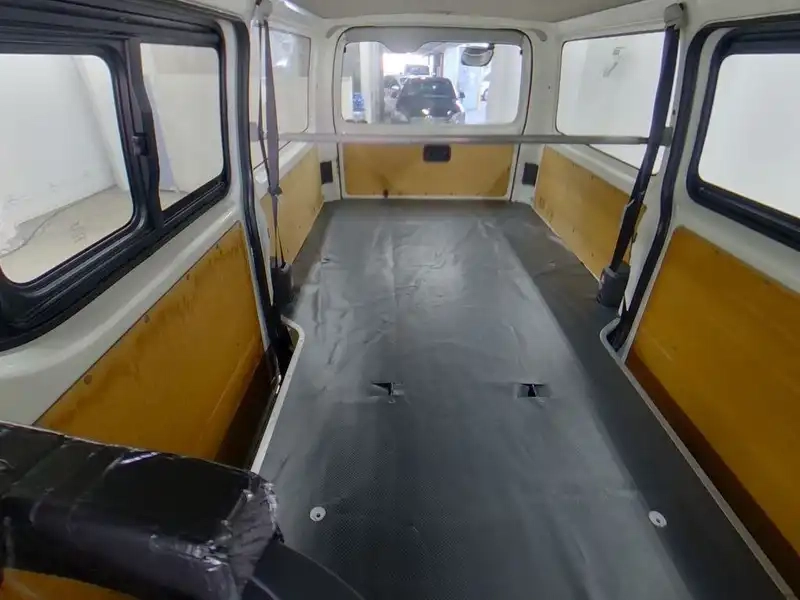 TOYOTA HIACE LONG DX Thumbnail 8