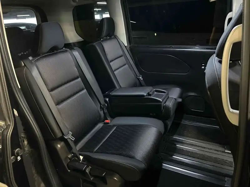 NISSAN SERENA 5D HIGHWAY STAR Thumbnail 10
