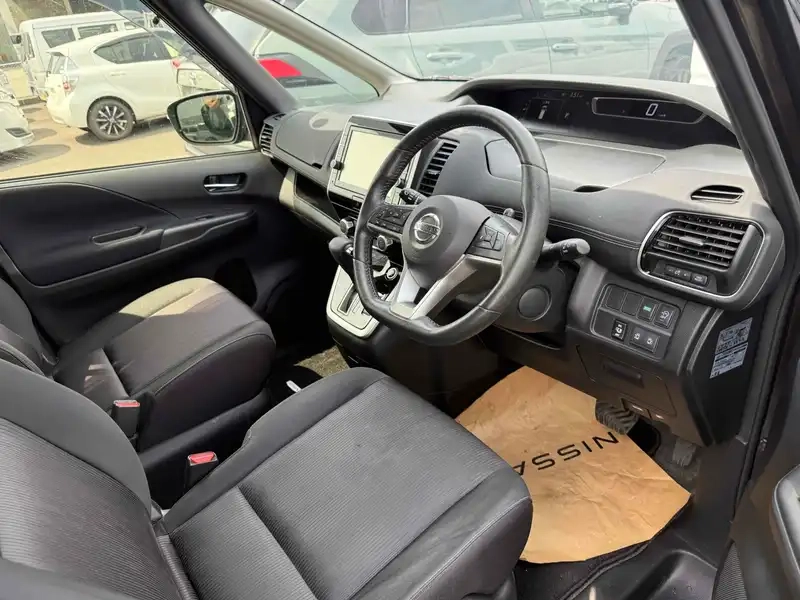 NISSAN SERENA HIGHWAY STAR V SELECTION PRO-PILOT Thumbnail 6