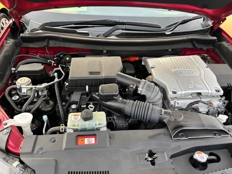 MITSUBISHI OUTLANDER PHEV 4WD G Thumbnail 25