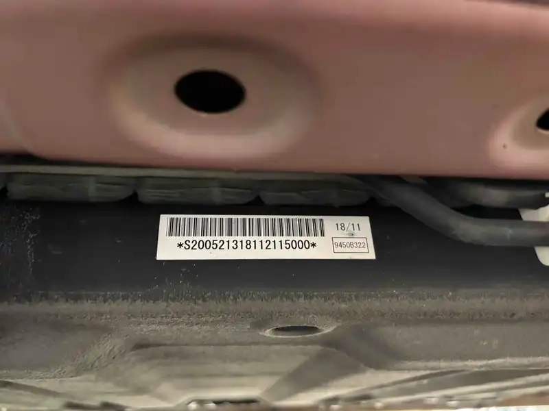 MITSUBISHI OUTLANDER PHEV 4WD G Thumbnail 29