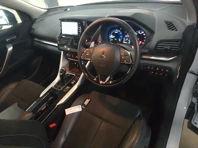 MITSUBISHI ECLIPSE CROSS G Thumbnail 3