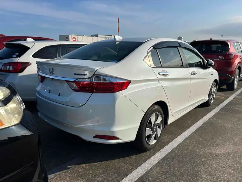 HONDA GRACE HYBRID LX Thumbnail 2
