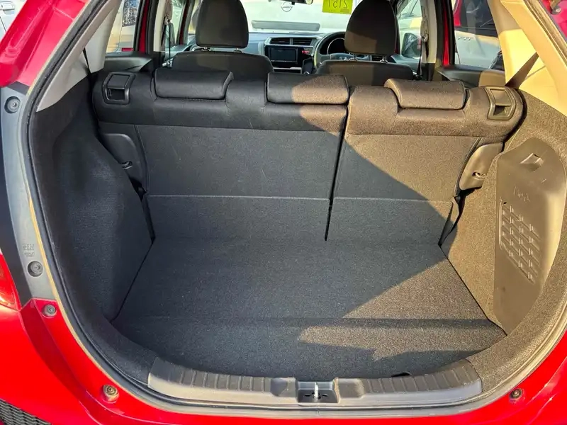 HONDA FIT HYBRID F-PACKAGE Thumbnail 7