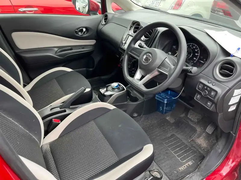 NISSAN NOTE E-POWER X Thumbnail 3