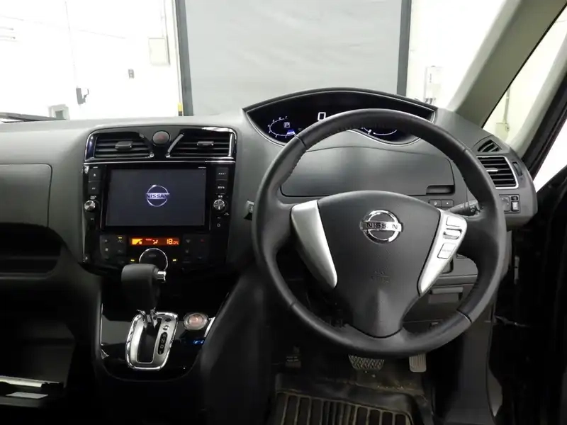 NISSAN SERENA HIGHWAY STAR V Thumbnail 3