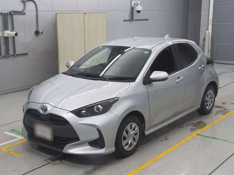 TOYOTA YARIS HYBRID X SAFETYSENSING Thumbnail 3