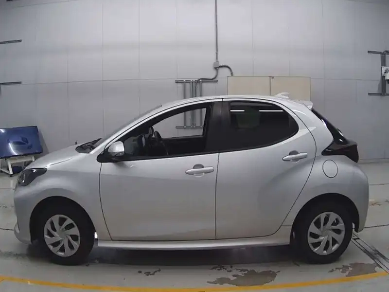 TOYOTA YARIS HYBRID X SAFETYSENSING Thumbnail 6