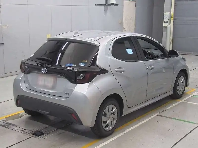 TOYOTA YARIS HYBRID X SAFETYSENSING Thumbnail 4