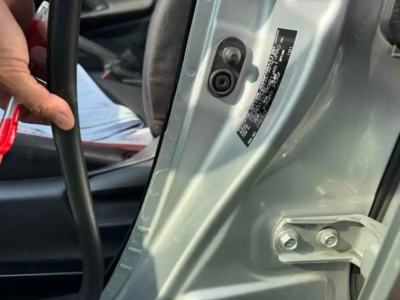 TOYOTA YARIS HYBRID X SAFETYSENSING Thumbnail 15