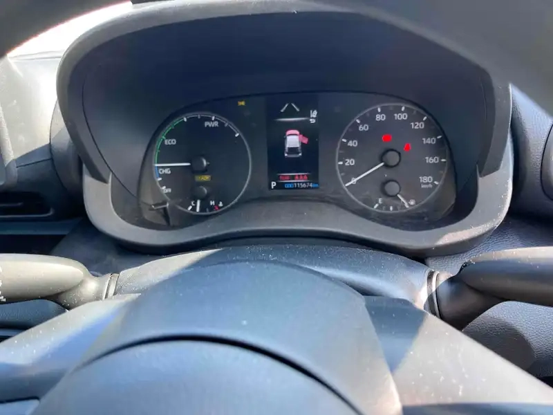 TOYOTA YARIS HYBRID X Thumbnail 12