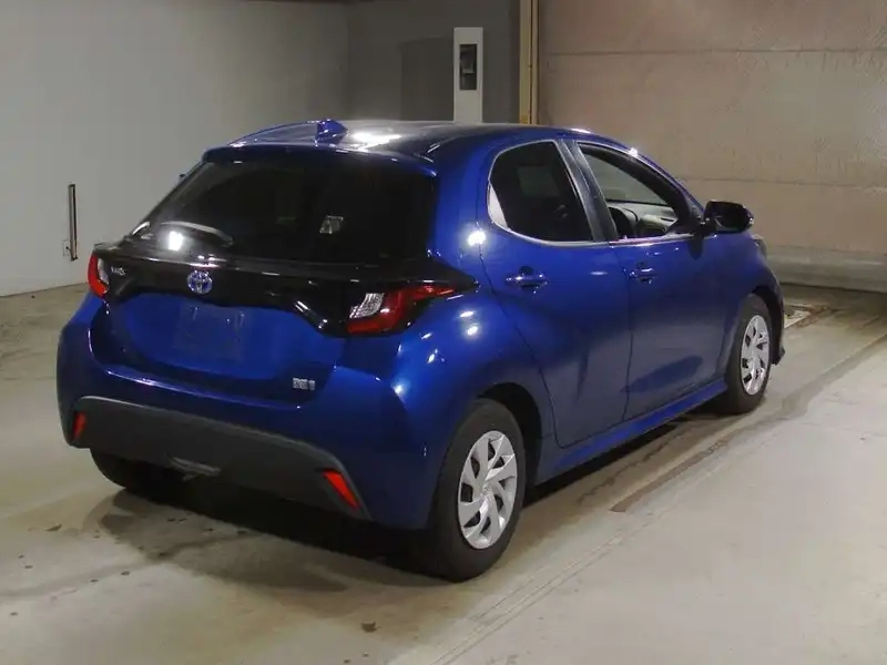 TOYOTA YARIS HYBRID X Thumbnail 4