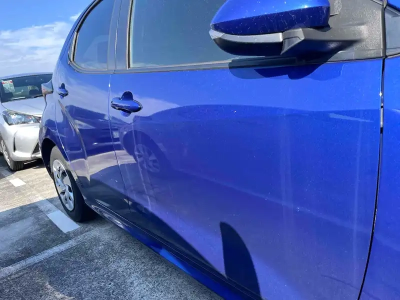 TOYOTA YARIS HYBRID X Thumbnail 23