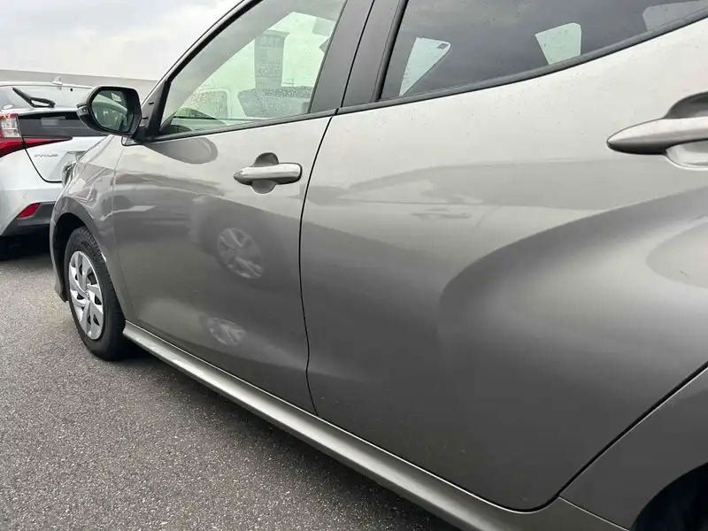 TOYOTA YARIS HYBRID X Thumbnail 25