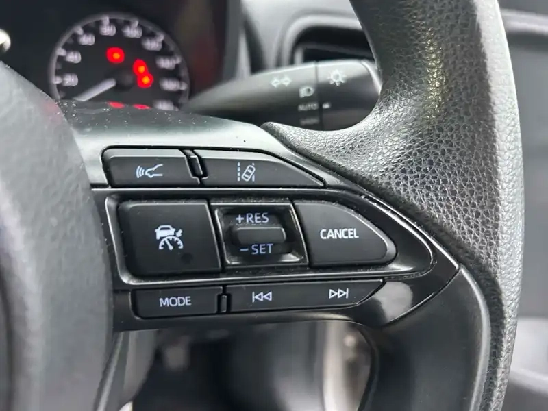 TOYOTA YARIS HYBRID X Thumbnail 16