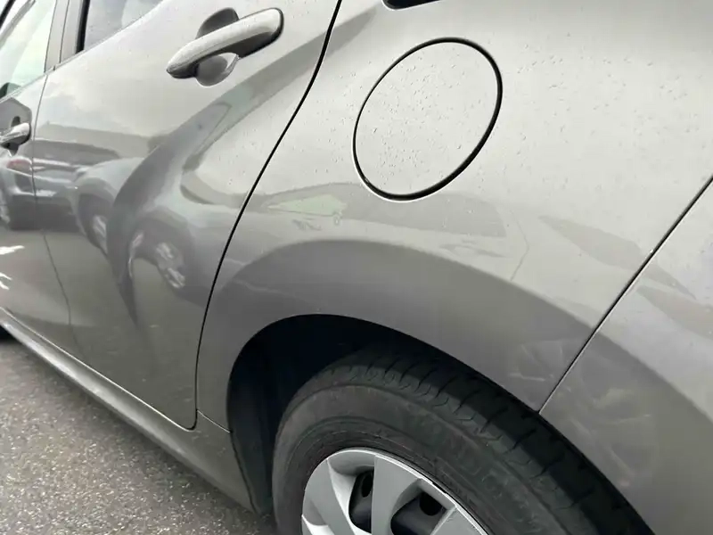 TOYOTA YARIS HYBRID X Thumbnail 27