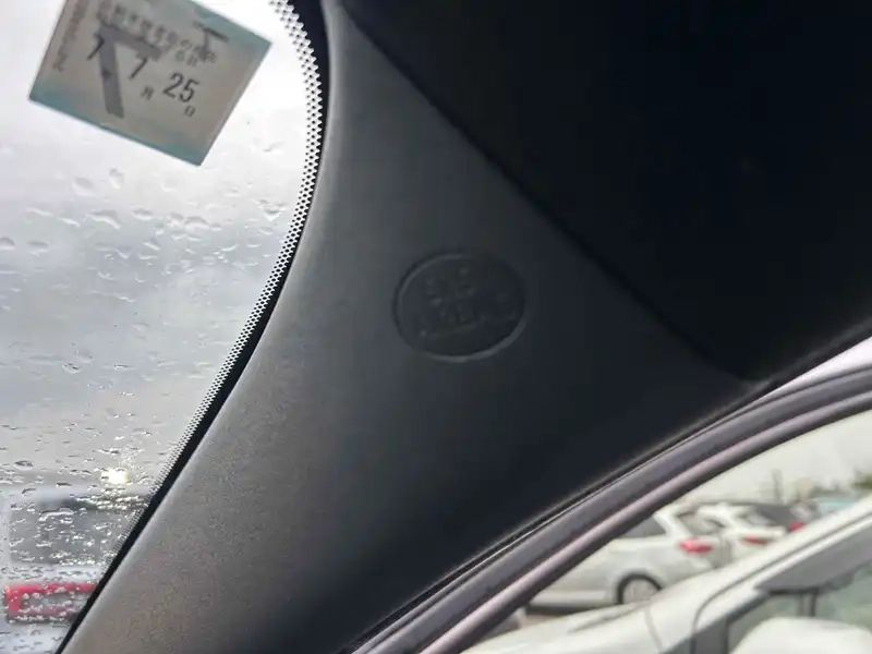 TOYOTA YARIS HYBRID X Thumbnail 20