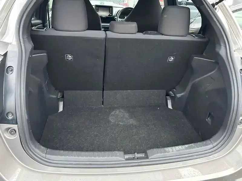 TOYOTA YARIS HYBRID X Thumbnail 28