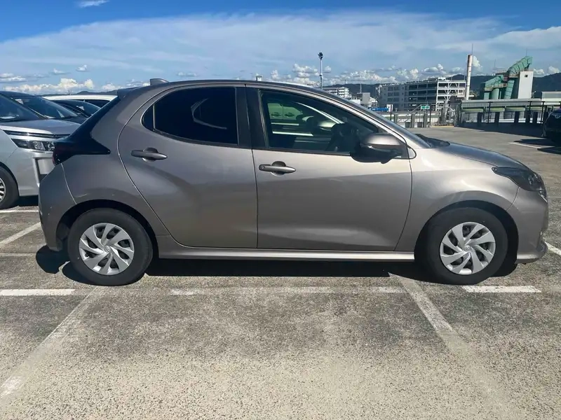 TOYOTA YARIS HYBRID X Thumbnail 33