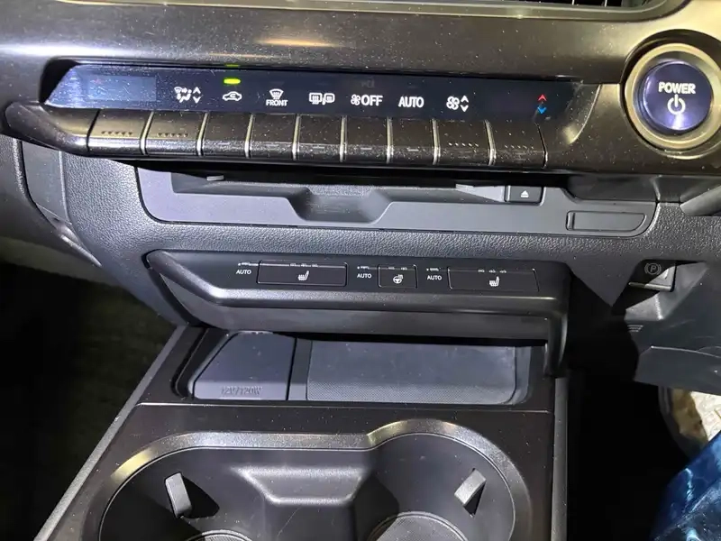 LEXUS UX UX250H VERSION C Thumbnail 9