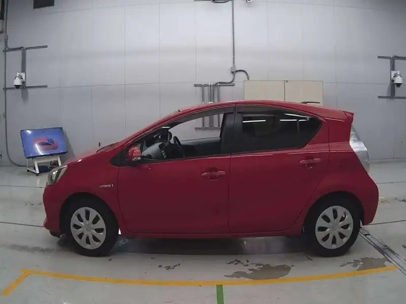 TOYOTA AQUA S Thumbnail 7