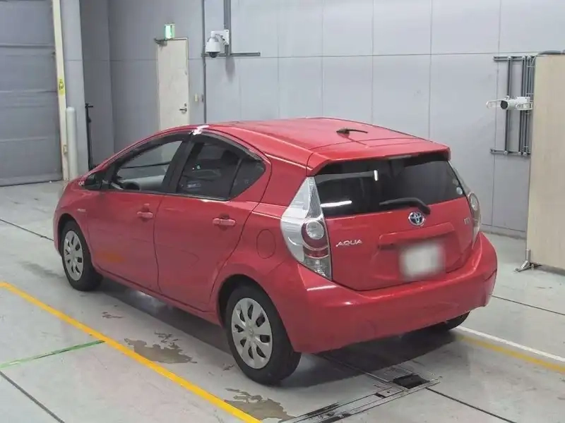 TOYOTA AQUA S Thumbnail 9