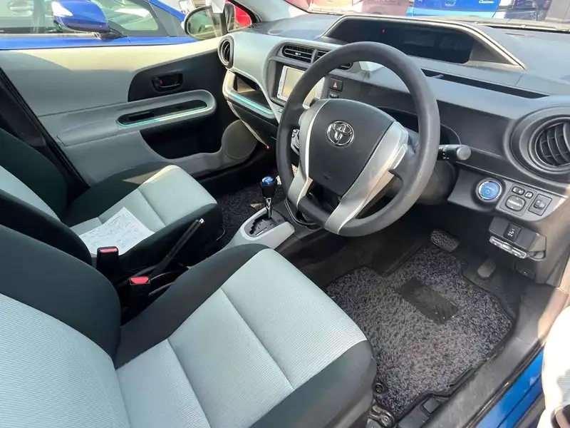 TOYOTA AQUA S Thumbnail 8