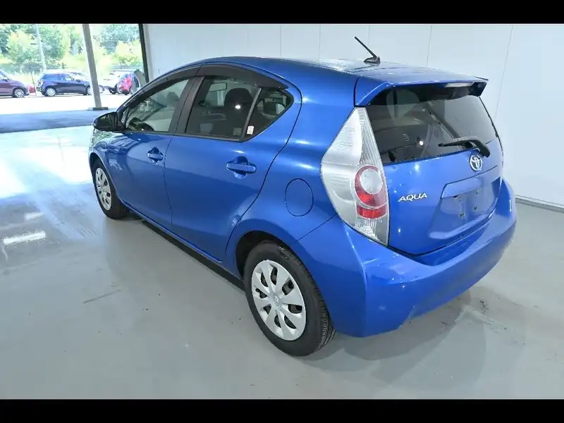 TOYOTA AQUA S Thumbnail 7
