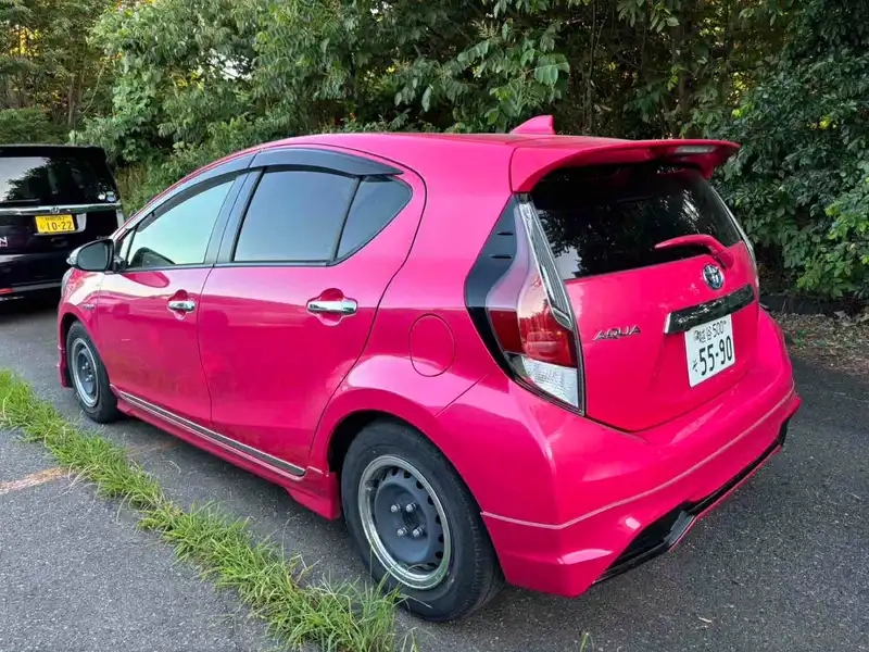 TOYOTA AQUA S Thumbnail 10