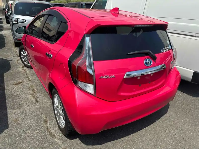 TOYOTA AQUA S Thumbnail 5