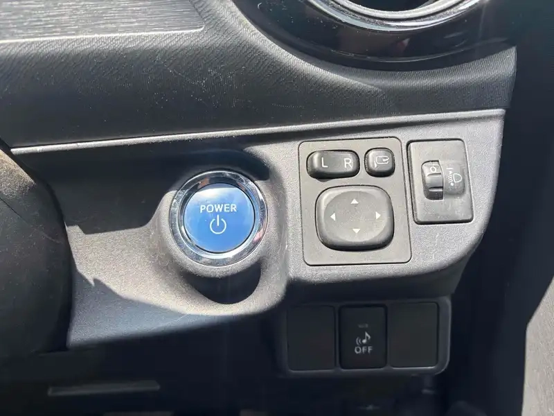 TOYOTA AQUA S Thumbnail 12
