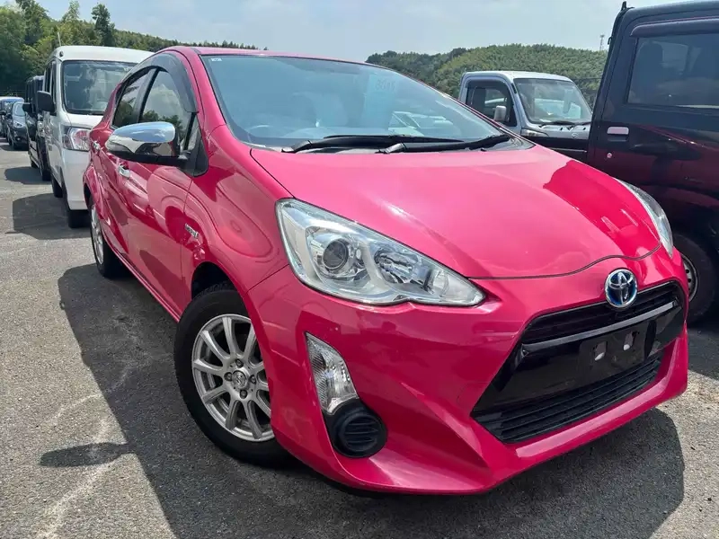 TOYOTA AQUA S Thumbnail 4