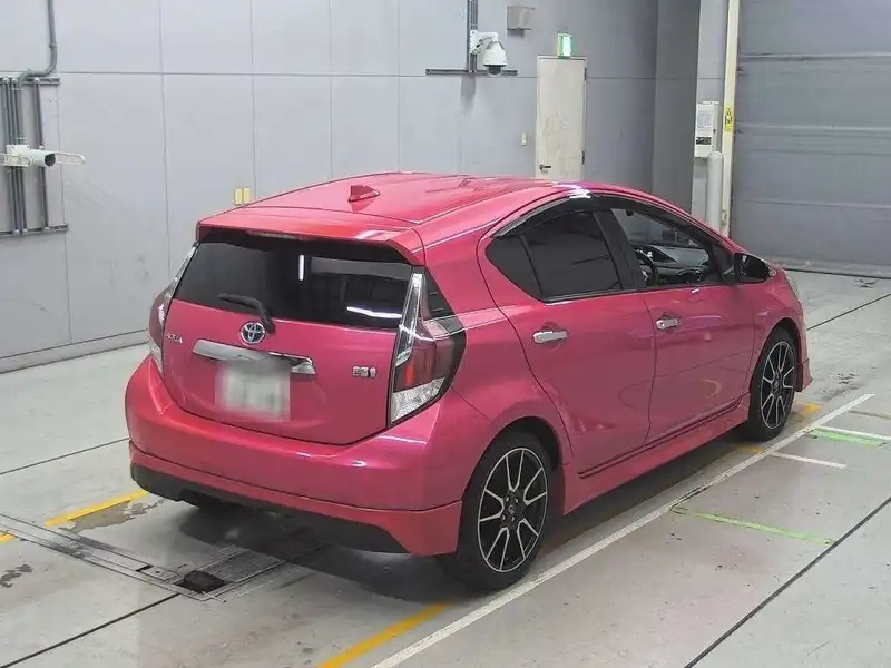 TOYOTA AQUA S Thumbnail 2