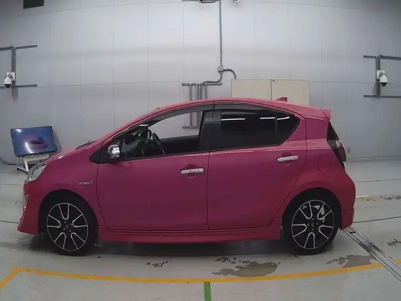TOYOTA AQUA S Thumbnail 5
