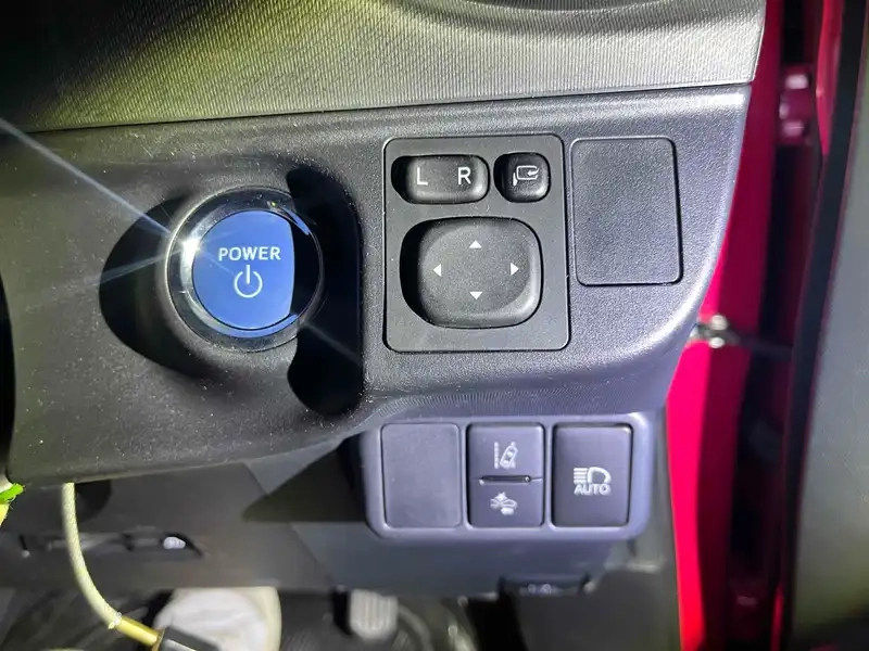 TOYOTA AQUA G Thumbnail 6