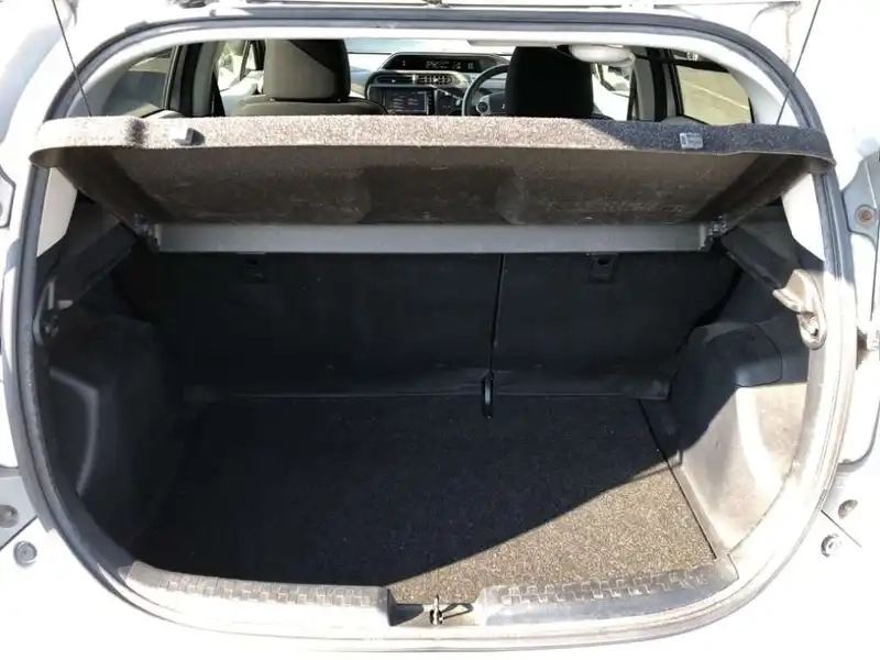 TOYOTA AQUA G Thumbnail 9