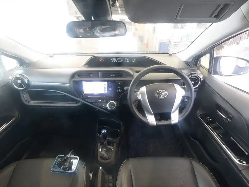 TOYOTA AQUA G BLACK SOFT LEATHER SELECTION Thumbnail 5