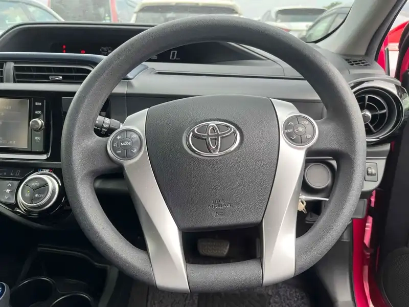 TOYOTA AQUA S Thumbnail 10