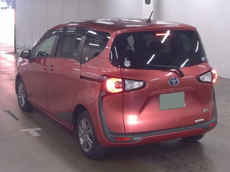 TOYOTA SIENTA HYBRID G Thumbnail 2