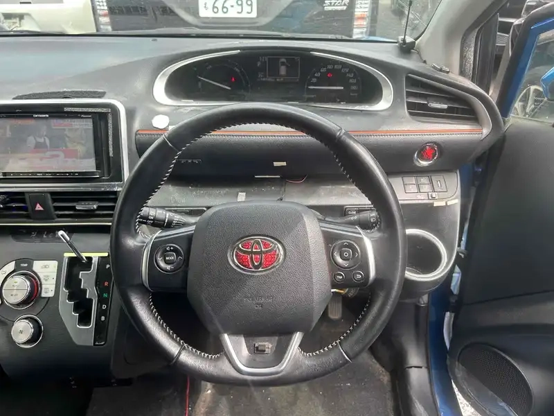 TOYOTA SIENTA HYBRID G Thumbnail 4