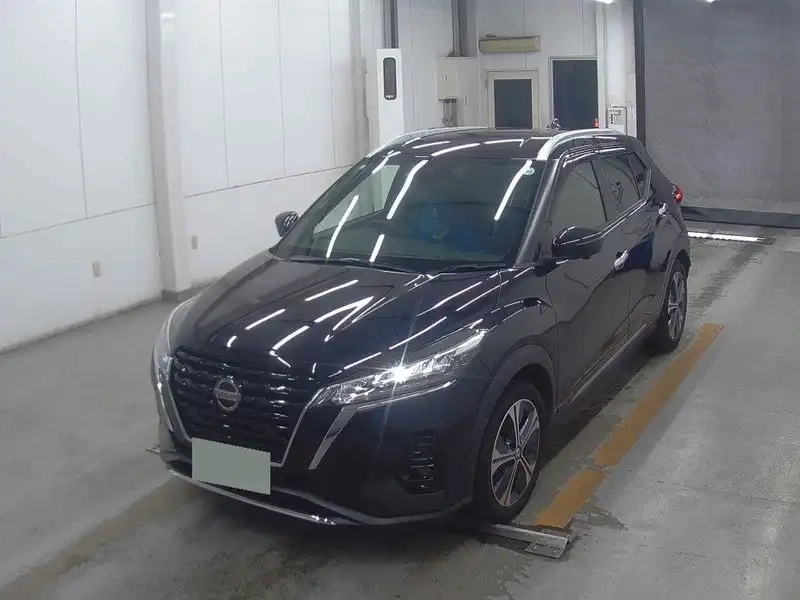 NISSAN KICKS X Thumbnail 3