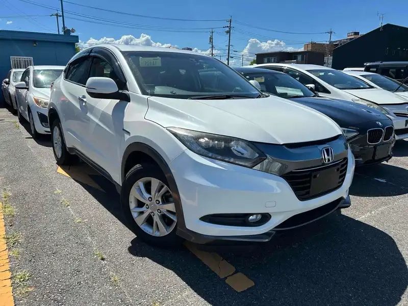 HONDA VEZEL HYBRID X Thumbnail 1