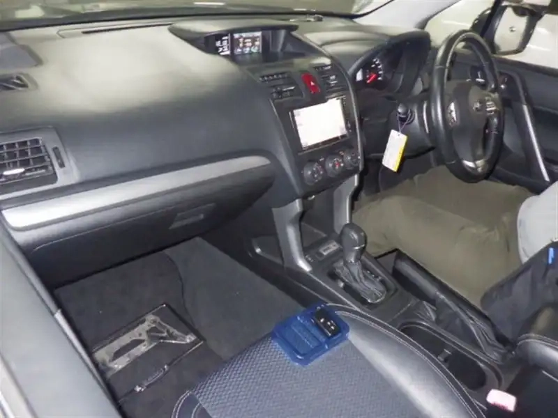SUBARU FORESTER 4WD 2.0XT EYESIGHT Thumbnail 3