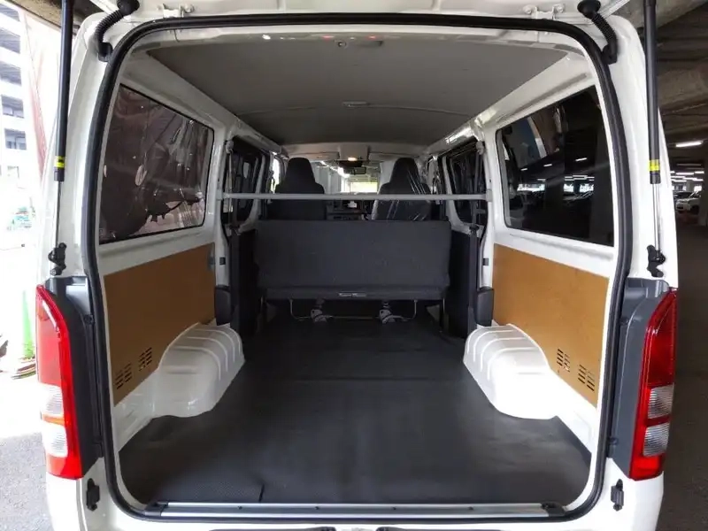 TOYOTA HIACE VAN 5D LONG DX Thumbnail 3