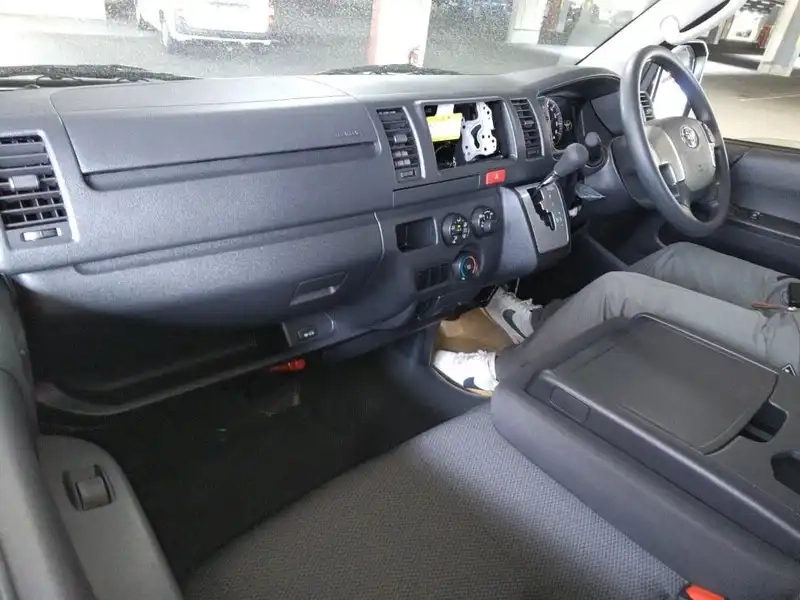 TOYOTA HIACE VAN 5D LONG DX Thumbnail 6
