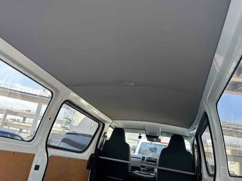TOYOTA HIACE VAN LONGDX Thumbnail 13