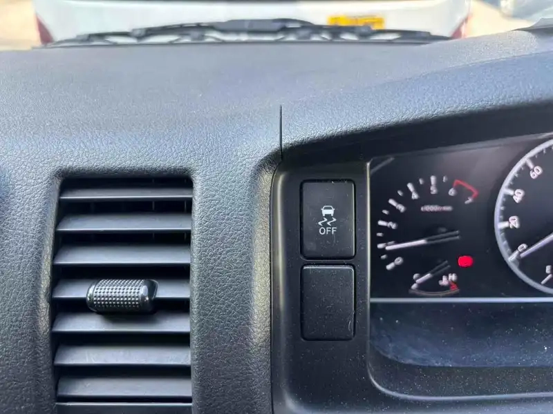 TOYOTA HIACE VAN LONGDX Thumbnail 15